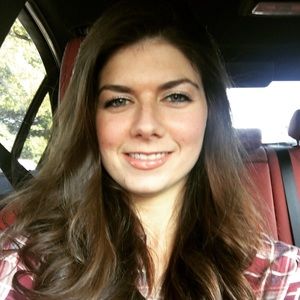 Meet your Posher, Caroline